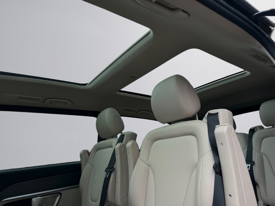 MERCEDES-BENZ V-Class 2024 — imagine 19