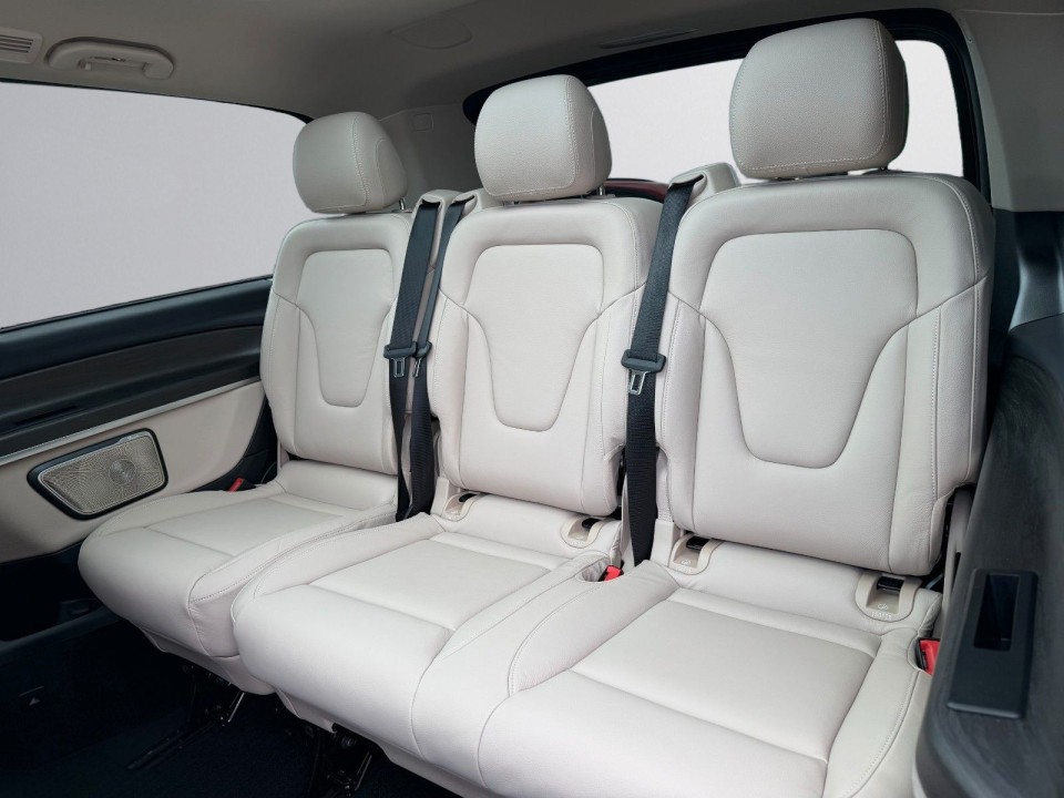 MERCEDES-BENZ V-Class 2024 — imagine 17