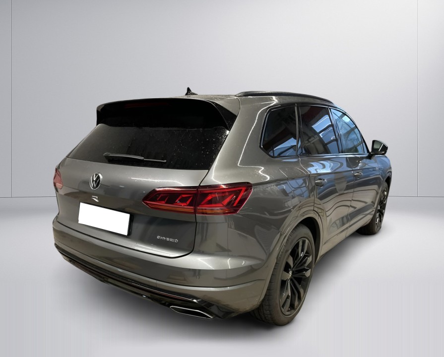 Volkswagen Touareg R (2)