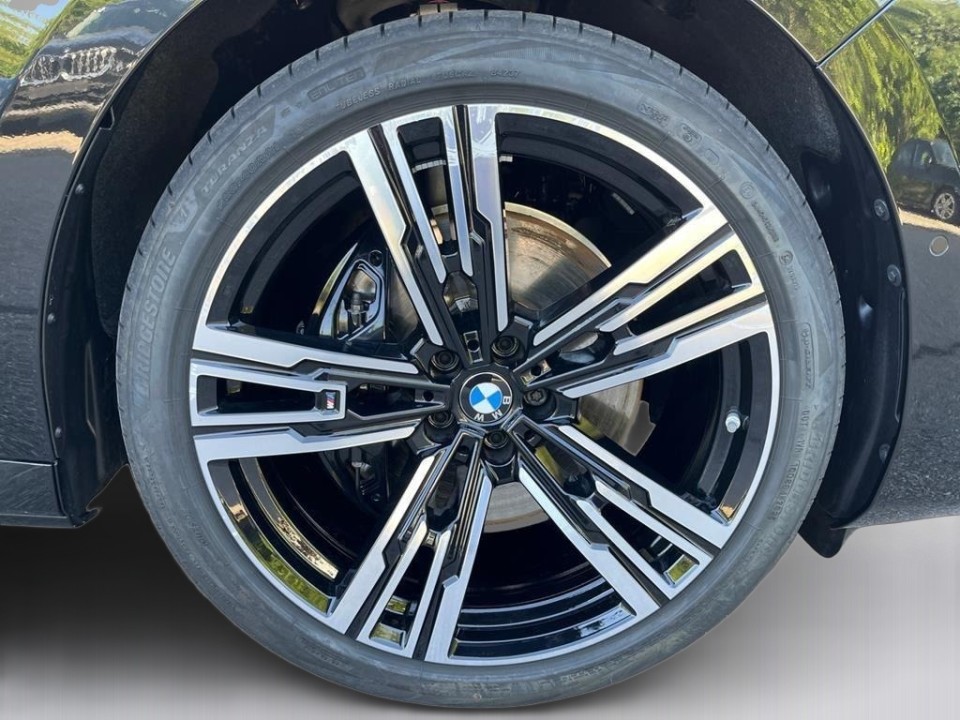 BMW Seria 7 xDrive740d - foto 24