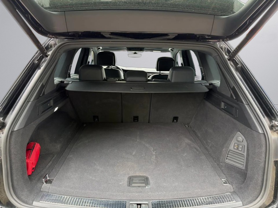 Volkswagen Touareg - foto 16