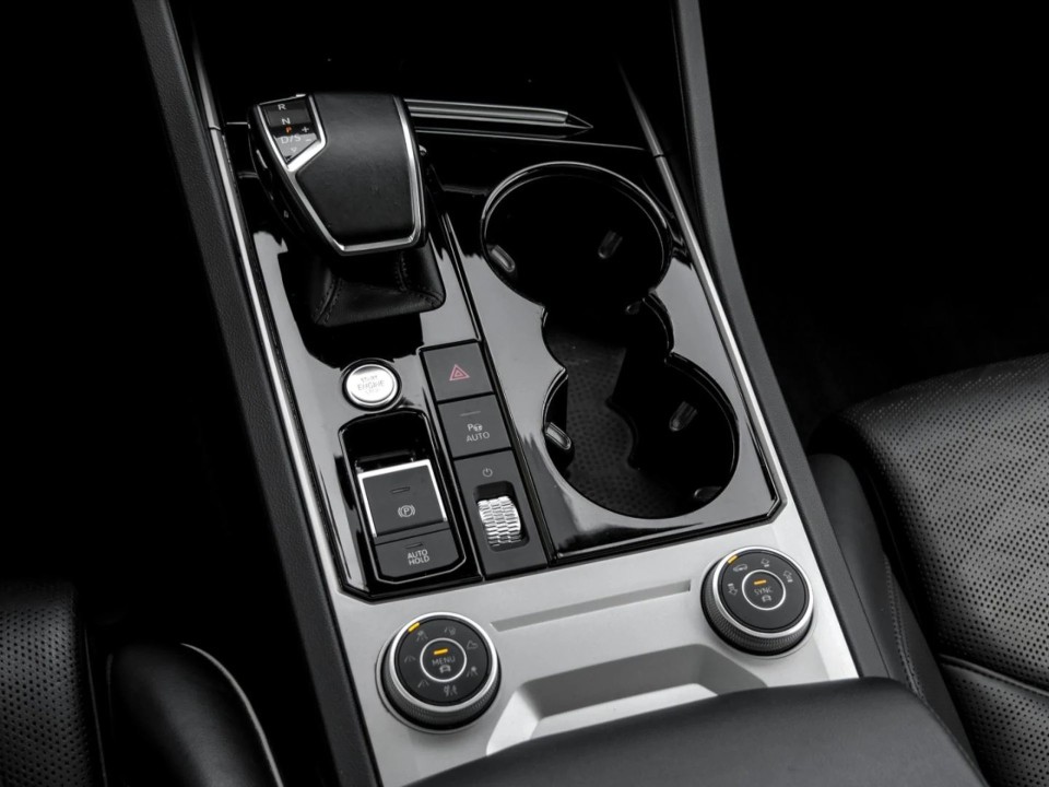 Volkswagen Touareg Elegance - foto 14