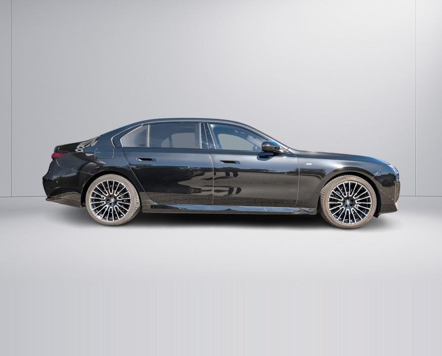 BMW Seria 7 740d xDrive (2)