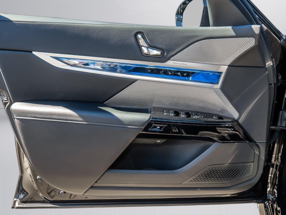 BMW Seria 7 740d xDrive - foto 18