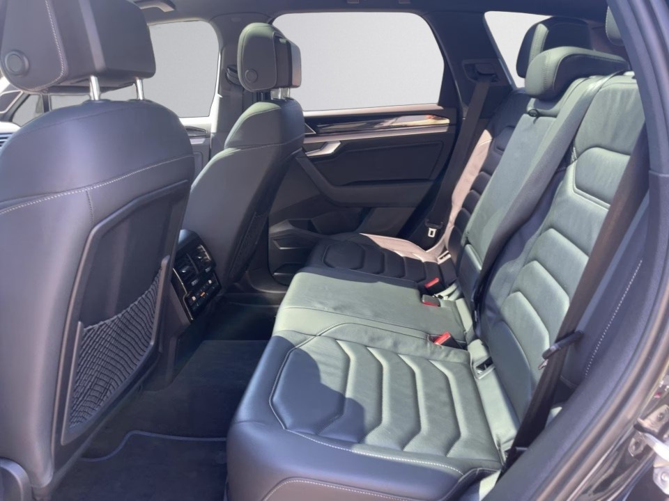 Volkswagen Touareg - foto 6