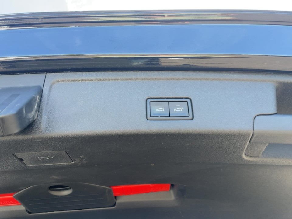 Volkswagen Touareg - foto 17