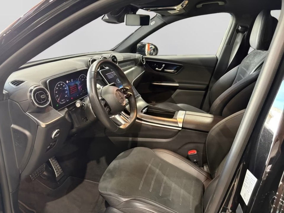 Mercedes-Benz GLC 300 4MATIC AMG - foto 11