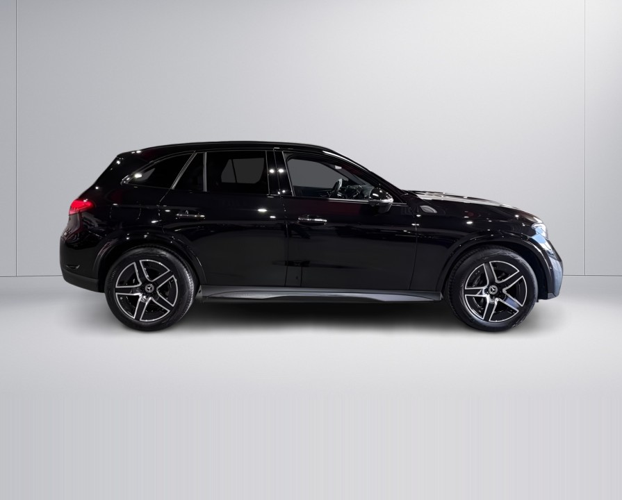 Mercedes-Benz GLC 300 4MATIC AMG (2)