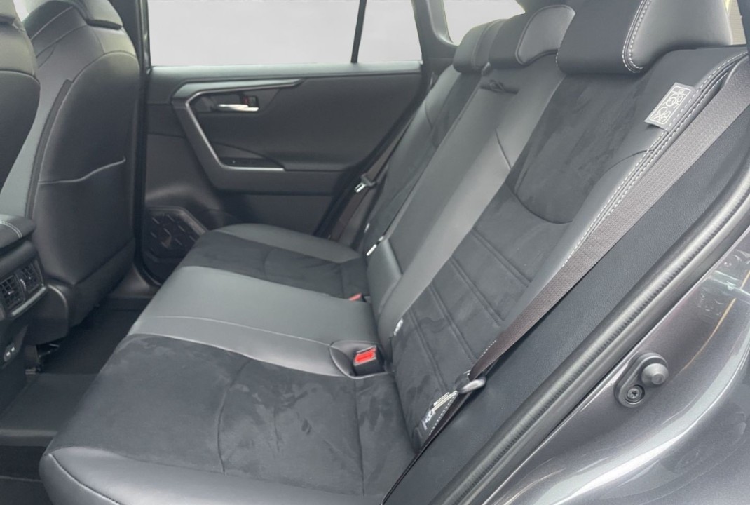 Toyota RAV4 - foto 8