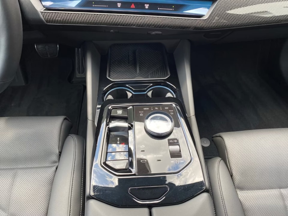 BMW Seria 5 520d M-Sport - foto 8