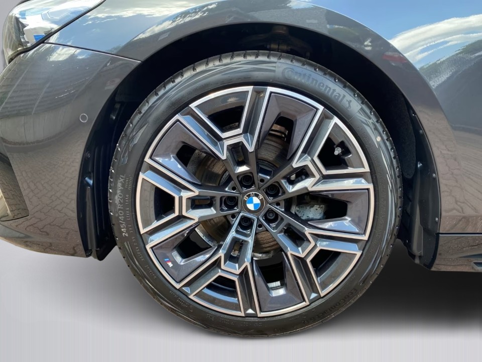 BMW Seria 5 520d M-Sport - foto 14