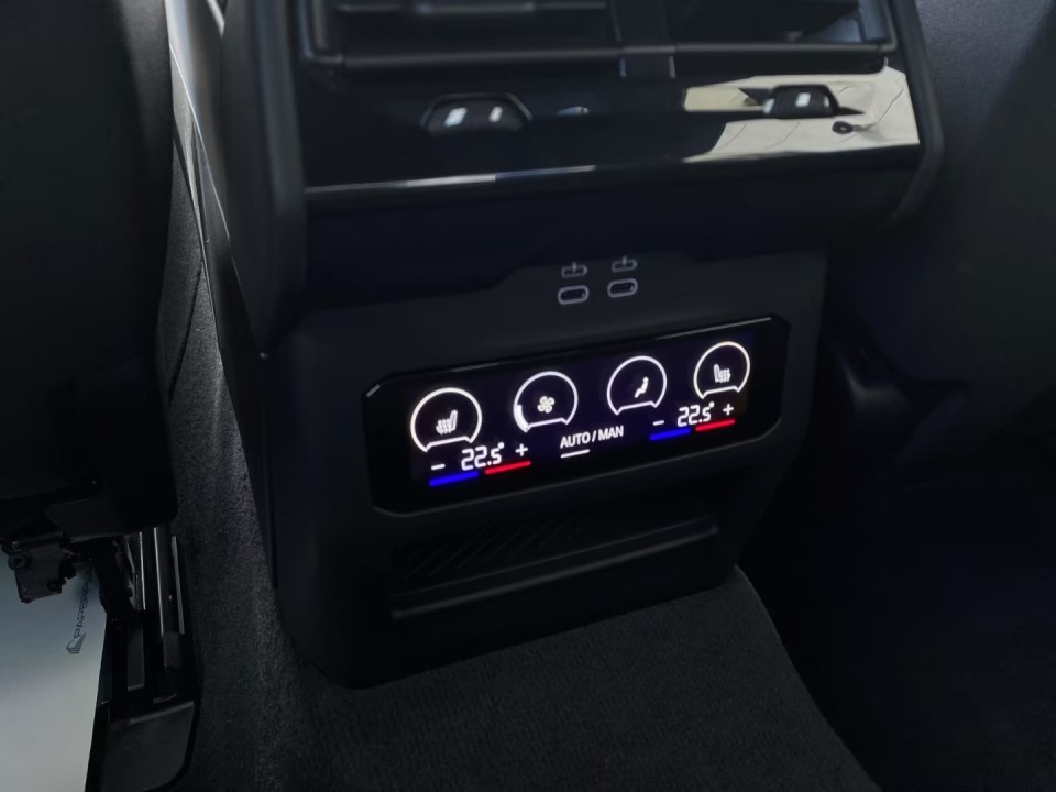 BMW Seria 5 520d M-Sport - foto 10