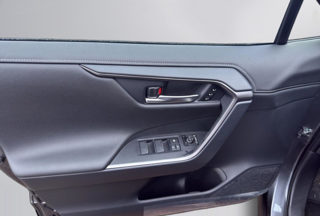 Toyota RAV4 - foto 12