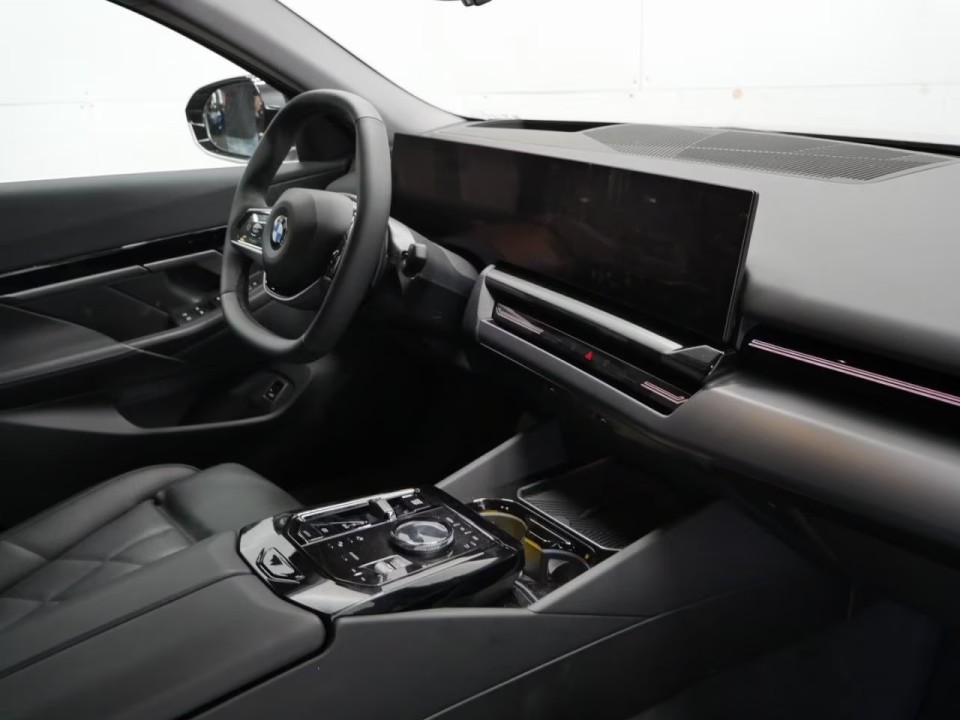 BMW Seria 5 520d xDrive - foto 6
