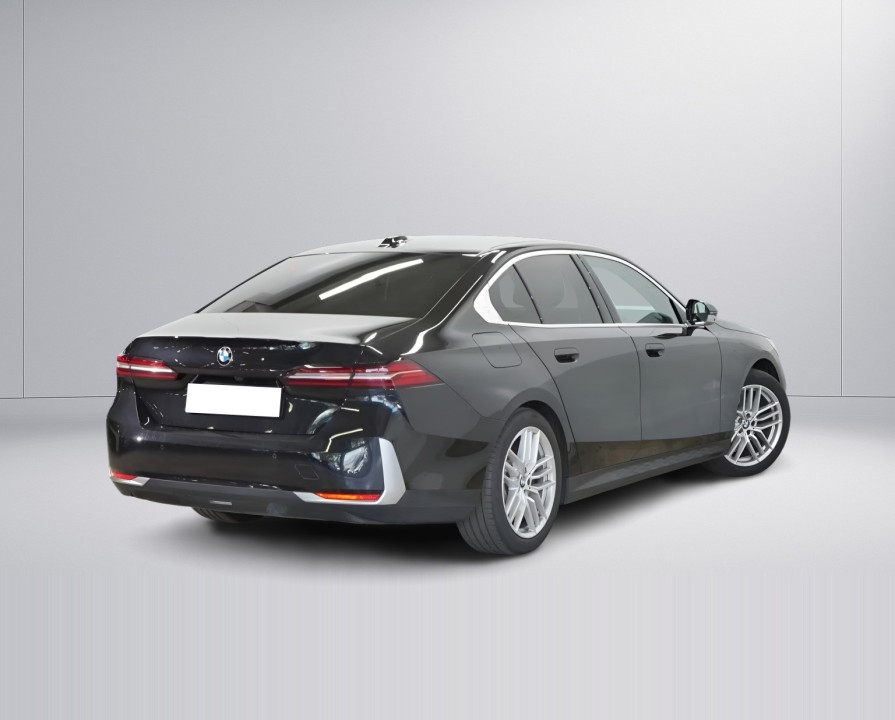 BMW Seria 5 520d xDrive (2)