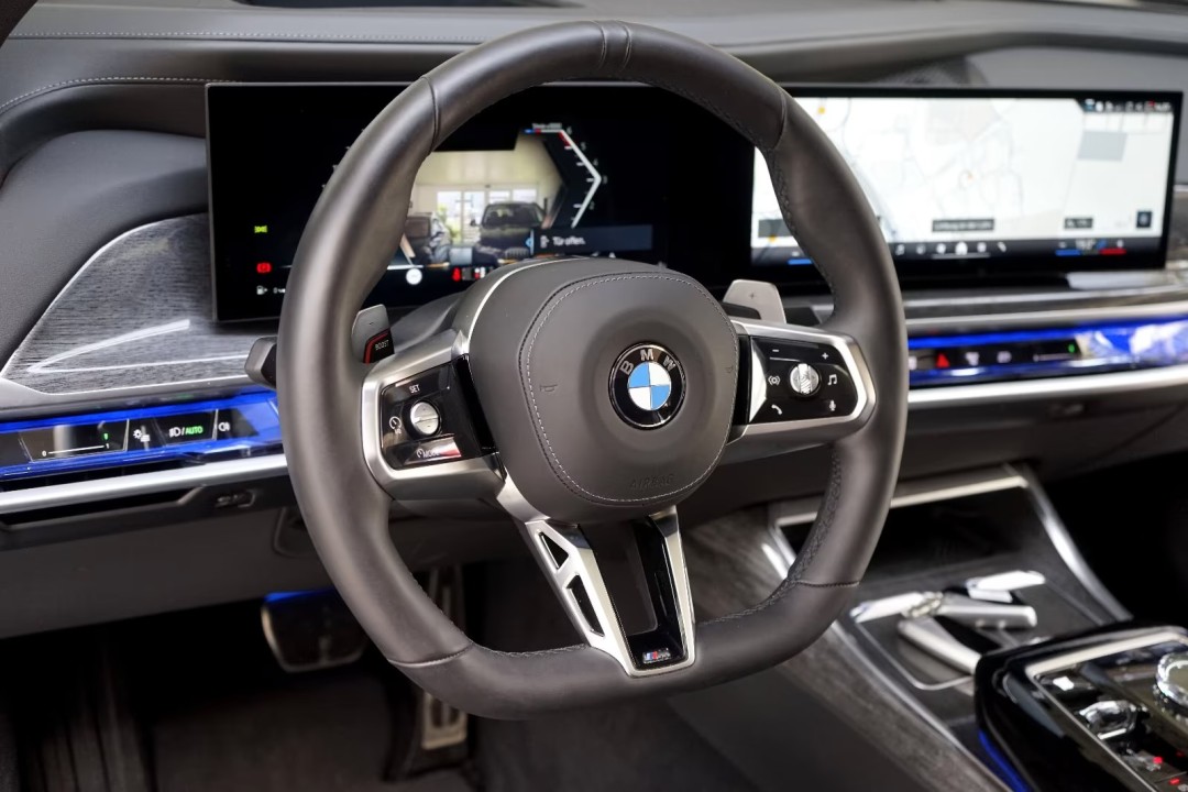 BMW Seria 7 740d xDrive M-Sport - foto 24