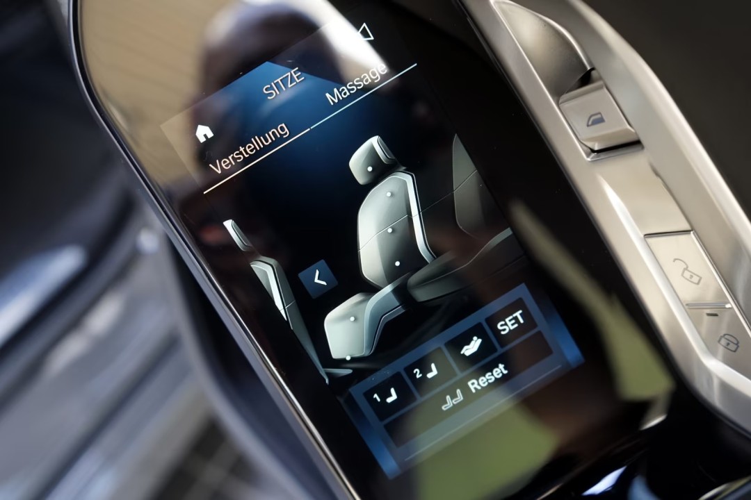 BMW Seria 7 740d xDrive M-Sport - foto 32