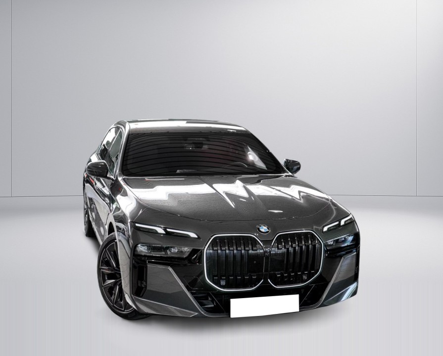 BMW Seria 7 740d xDrive M-Sport (4)