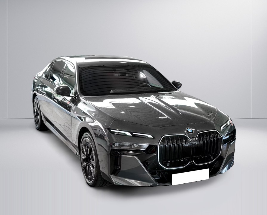 BMW Seria 7 740d xDrive M-Sport (3)