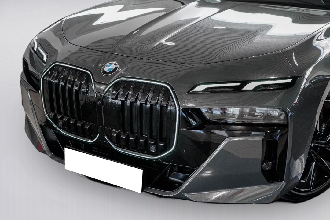 BMW Seria 7 740d xDrive M-Sport - foto 48