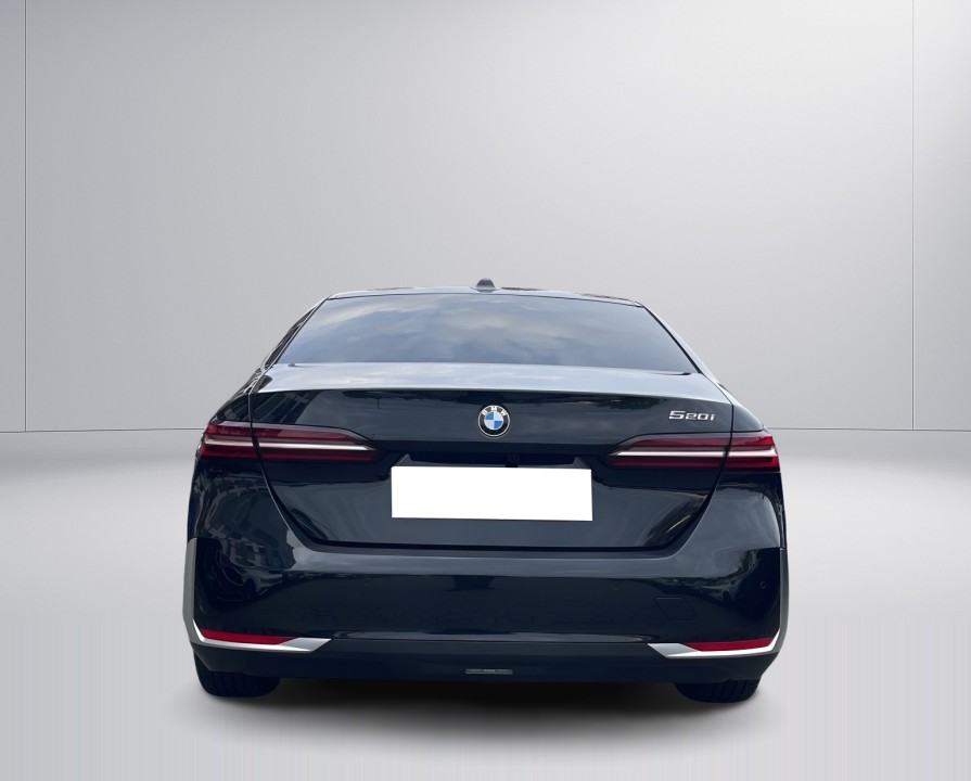 BMW Seria 5 520i (4)