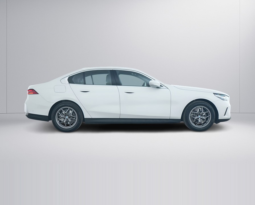 BMW Seria 5 520i (2)