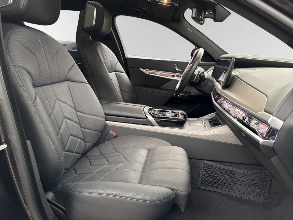 BMW Seria 7 750e xDrive - foto 7