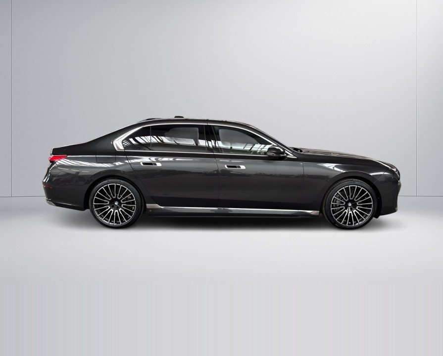 BMW Seria 7 750e xDrive (3)