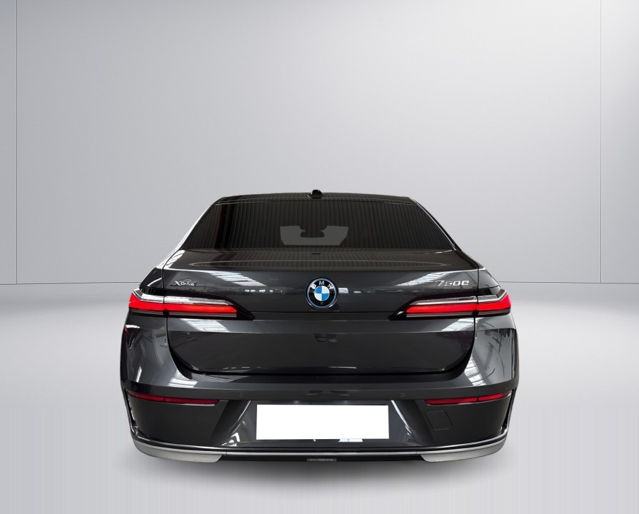BMW Seria 7 750e xDrive (5)