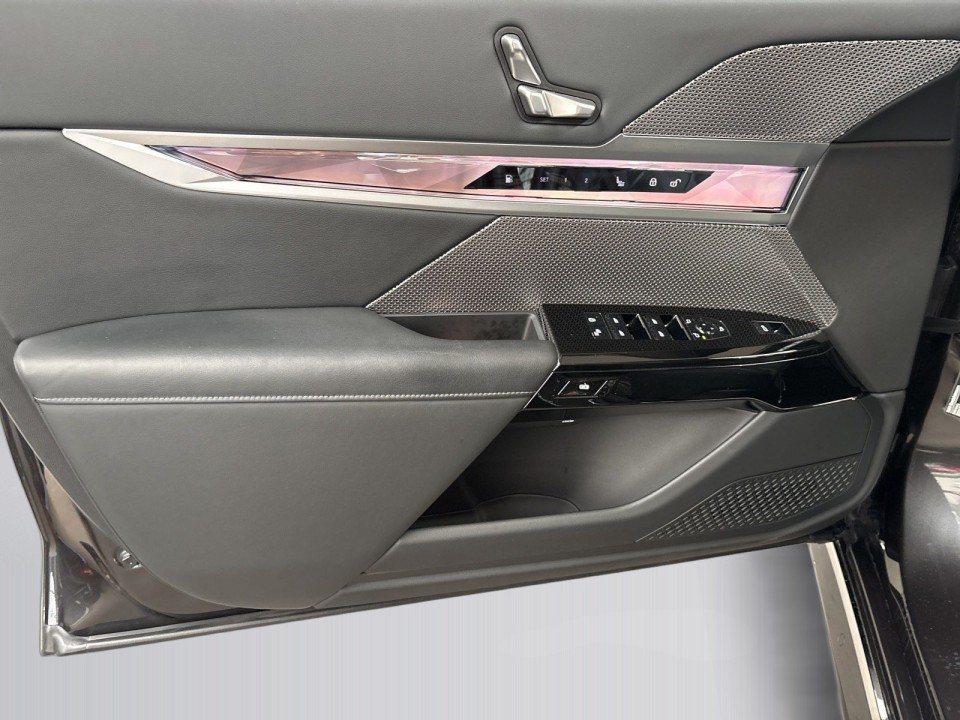 BMW Seria 7 750e xDrive - foto 15