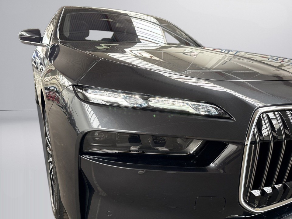 BMW Seria 7 750e xDrive - foto 16