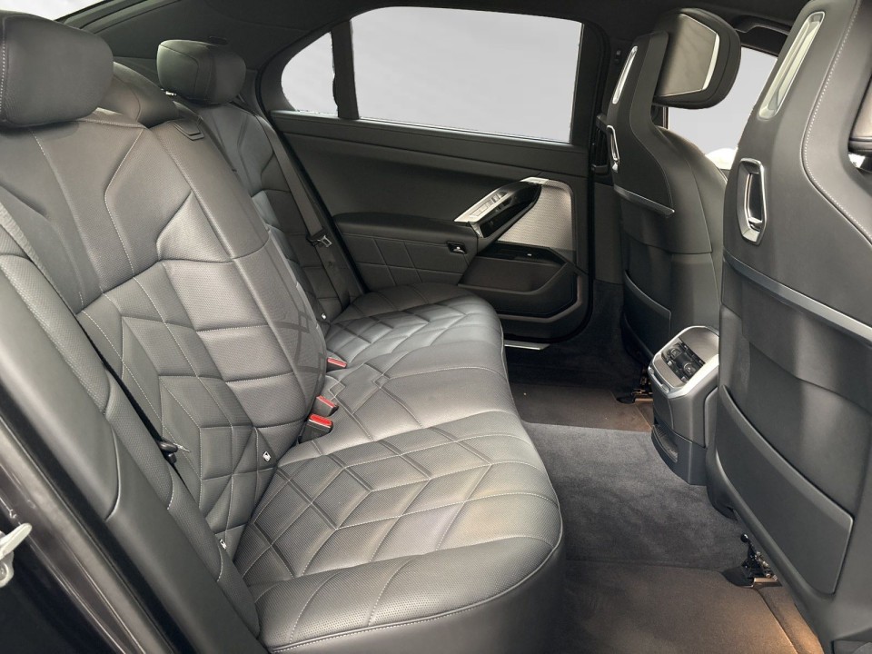 BMW Seria 7 750e xDrive - foto 8