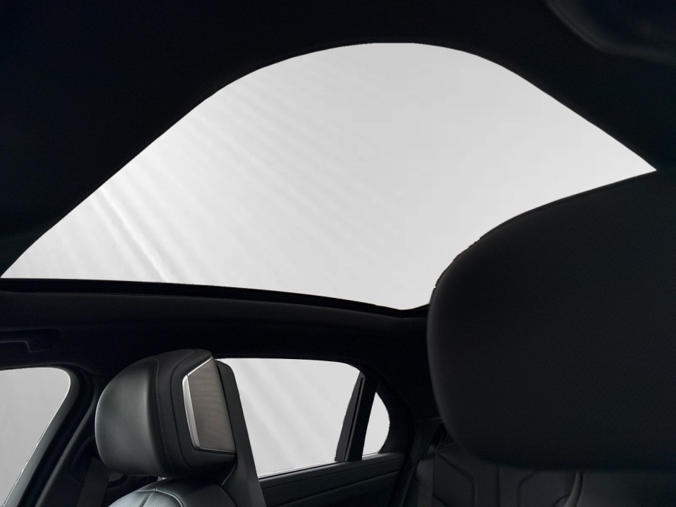 BMW Seria 7 750e xDrive - foto 12
