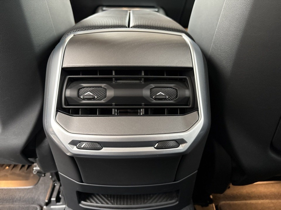 BMW Seria 7 750e xDrive - foto 14