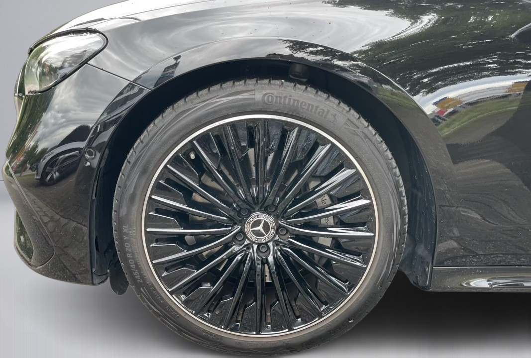 Mercedes-Benz E 220d AMG Line - foto 18