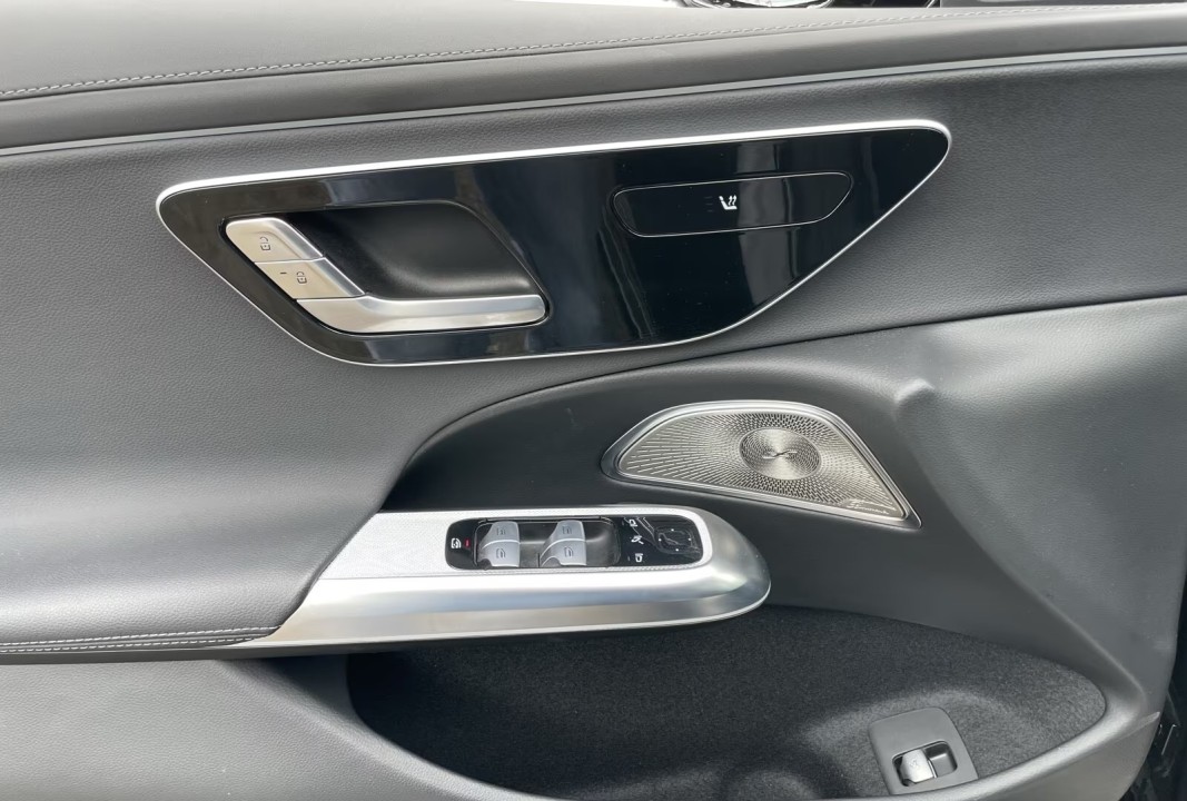 Mercedes-Benz E 220d AMG Line - foto 15