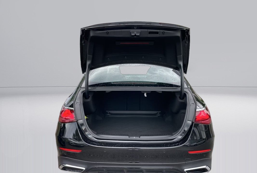 Mercedes-Benz E 220d AMG Line - foto 16