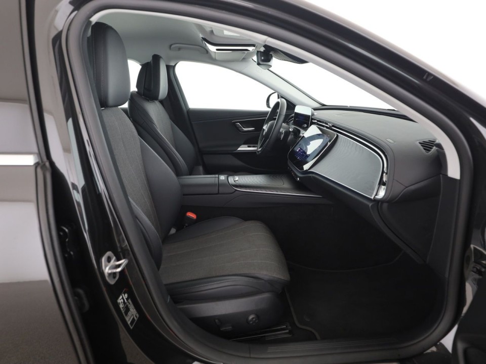 Mercedes-Benz E 200 Avantgarde - foto 9
