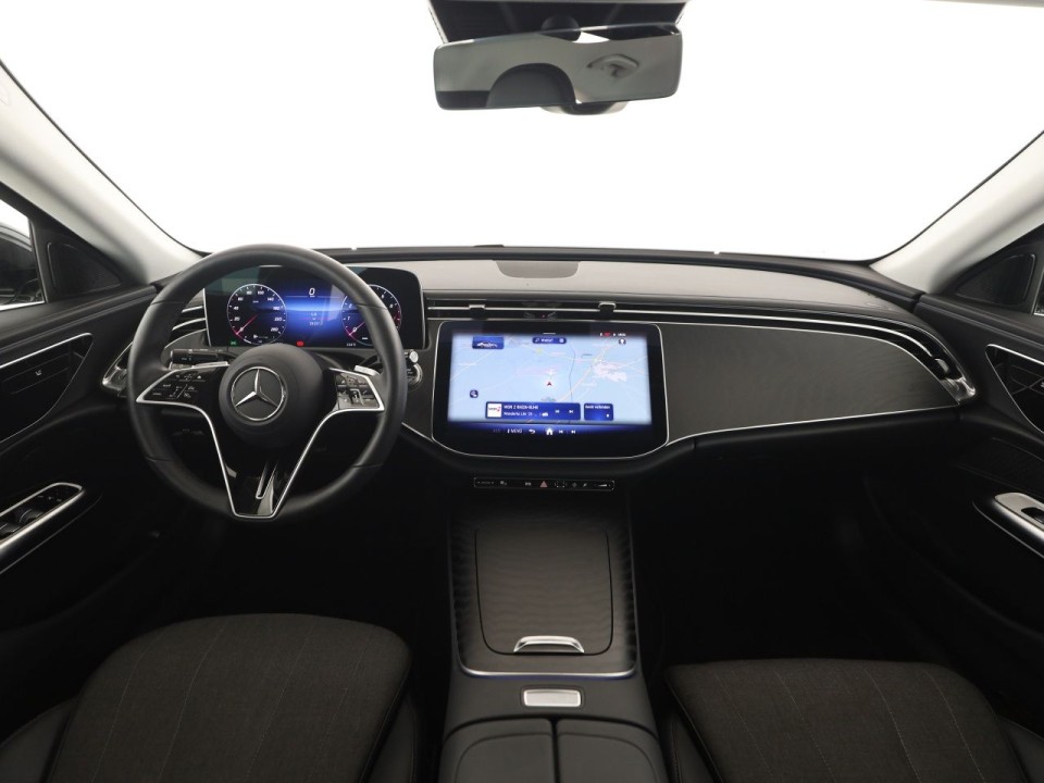 Mercedes-Benz E 200 Avantgarde - foto 11
