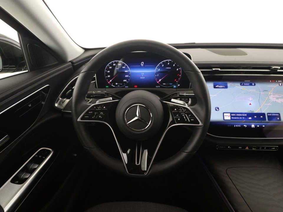 Mercedes-Benz E 200 Avantgarde - foto 12