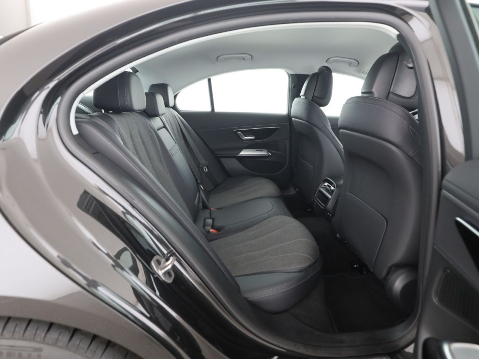 Mercedes-Benz E 200 Avantgarde - foto 10