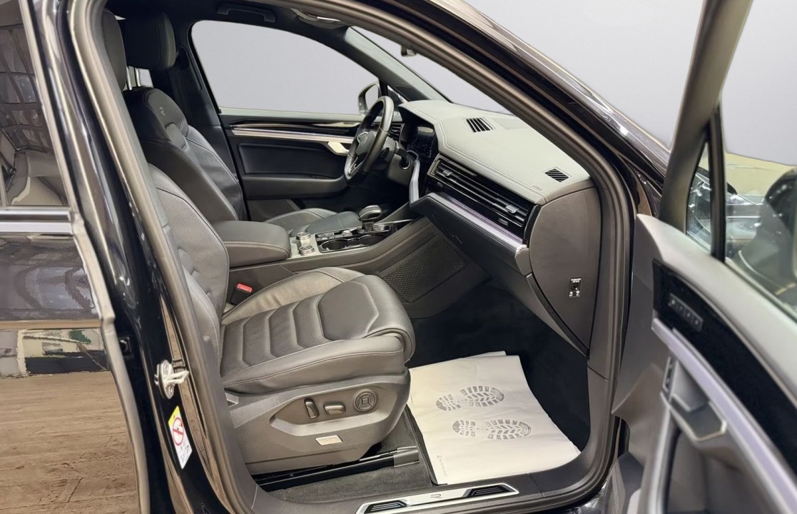 Volkswagen Touareg R-Line Black Style 4MOTION - foto 13