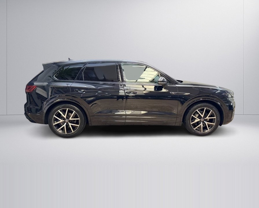 Volkswagen Touareg R-Line Black Style 4MOTION (2)