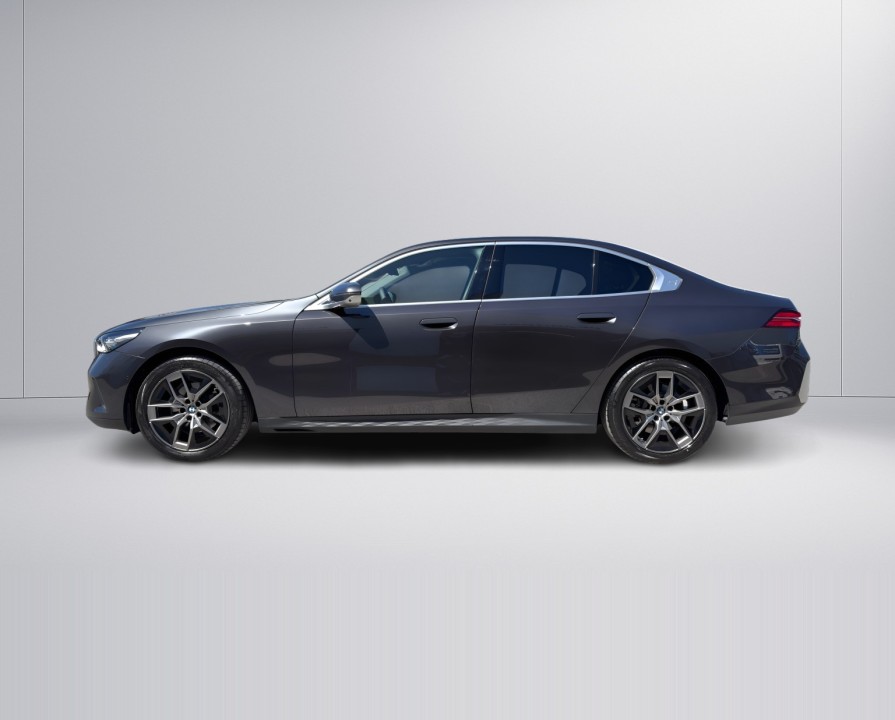 BMW Seria 5 520i Limousine (5)