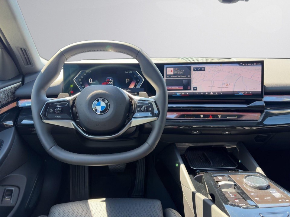 BMW Seria 5 520i Limousine - foto 12