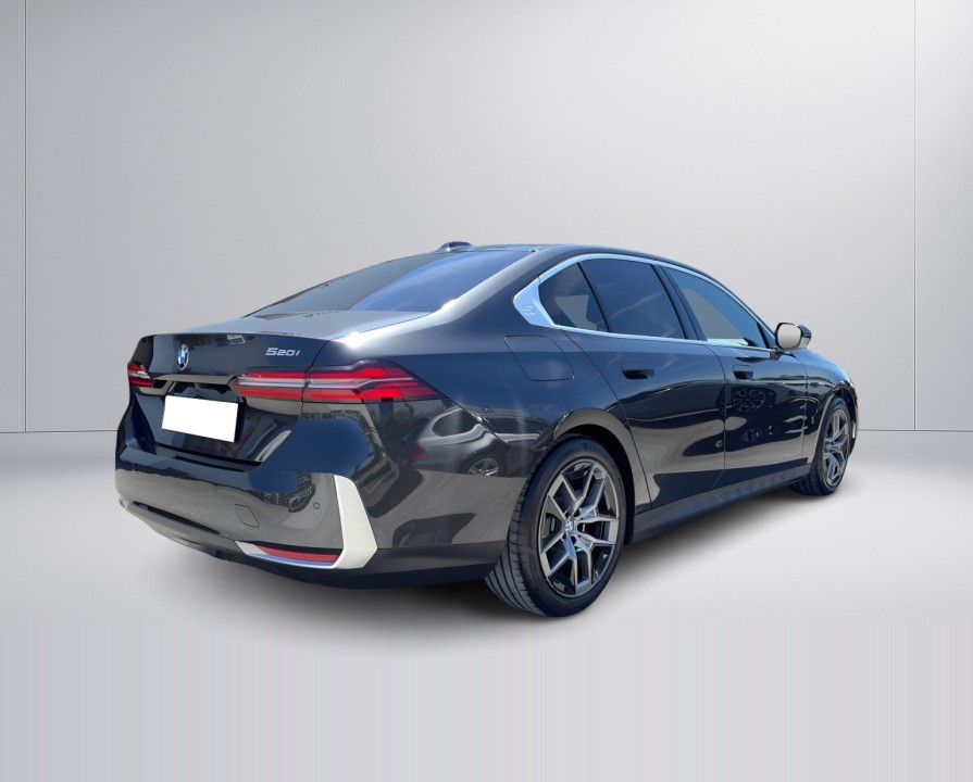 BMW Seria 5 520i Limousine (2)