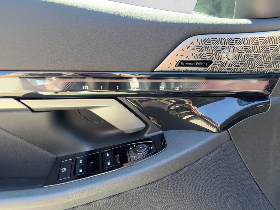 BMW Seria 5 520i Limousine - foto 17