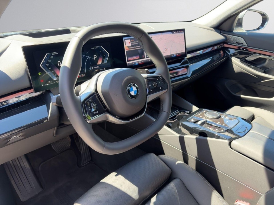 BMW Seria 5 520i Limousine - foto 11