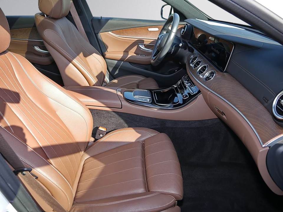 Mercedes-Benz E 300e AMG Line - foto 6