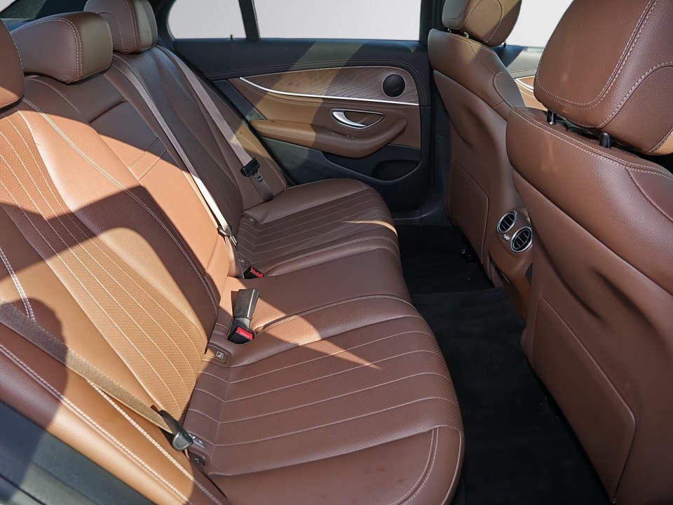 Mercedes-Benz E 300e AMG Line - foto 9